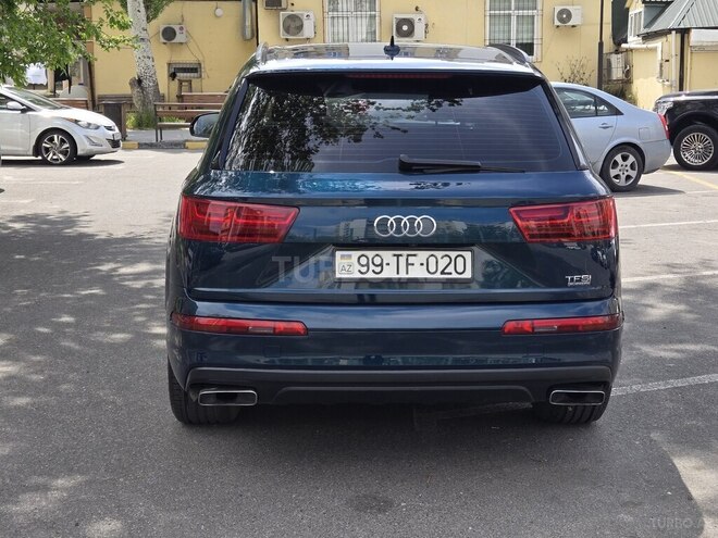 Audi Q7-4