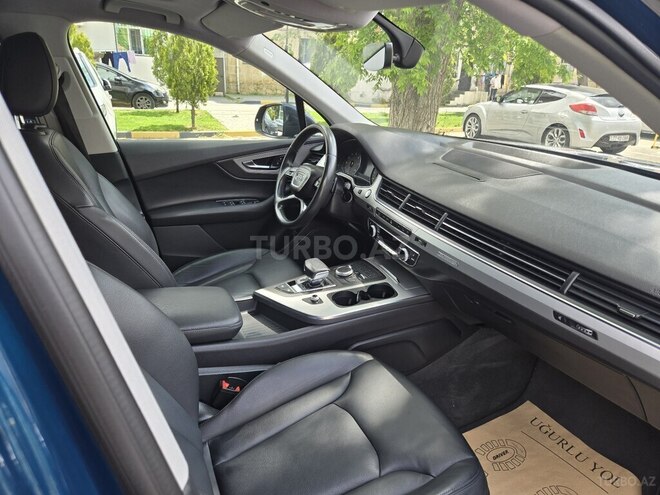 Audi Q7-8