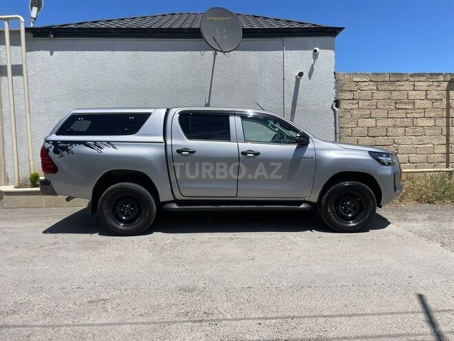 Toyota Hilux-3