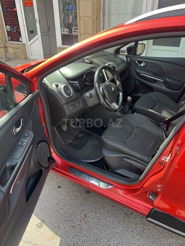 Renault Clio-13