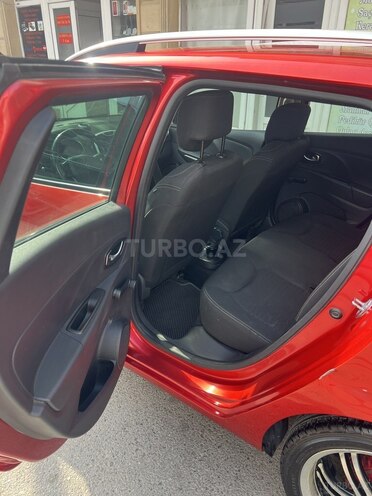 Renault Clio-11