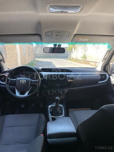 Toyota Hilux-7