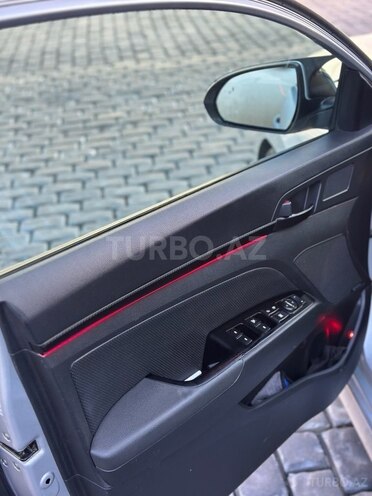 Hyundai Elantra-10