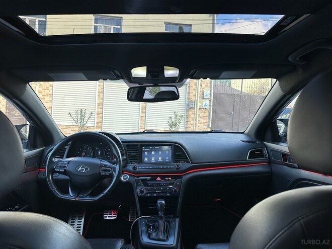 Hyundai Elantra-6