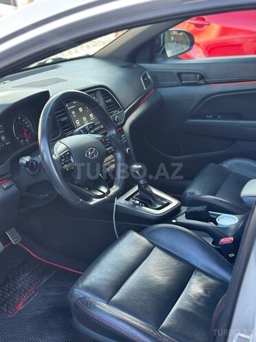 Hyundai Elantra-7
