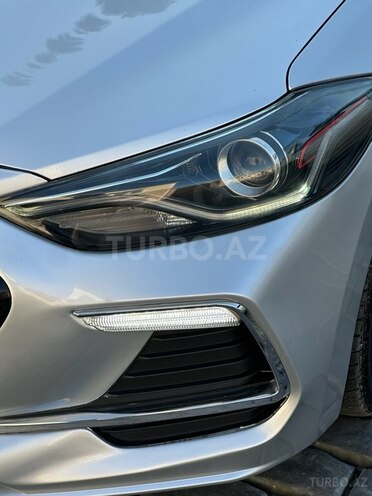 Hyundai Elantra-15