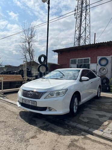 Toyota Camry-5