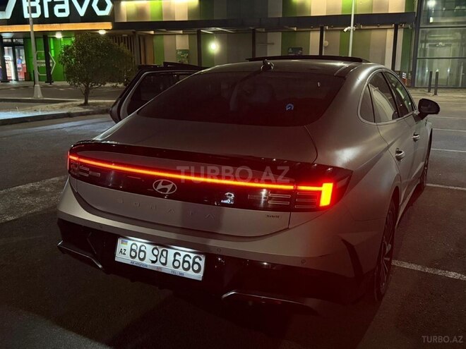 Hyundai Sonata-4