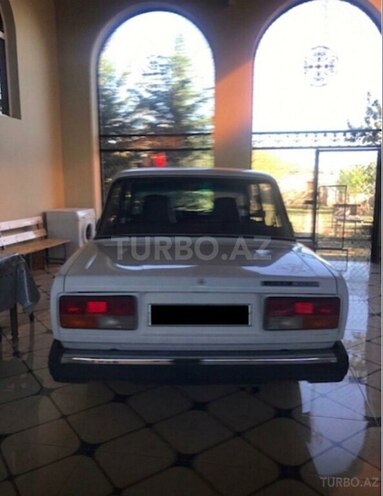 LADA (VAZ) 2107-2