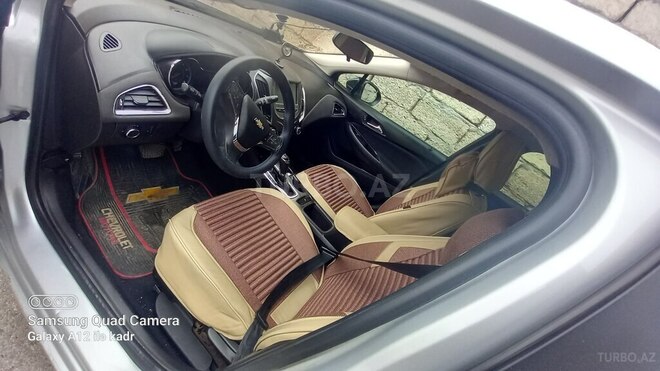 Chevrolet Cruze-9