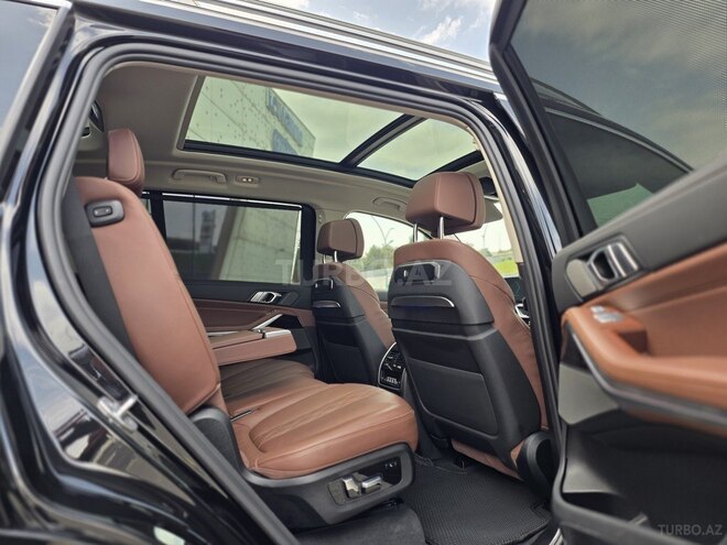 BMW X7-6