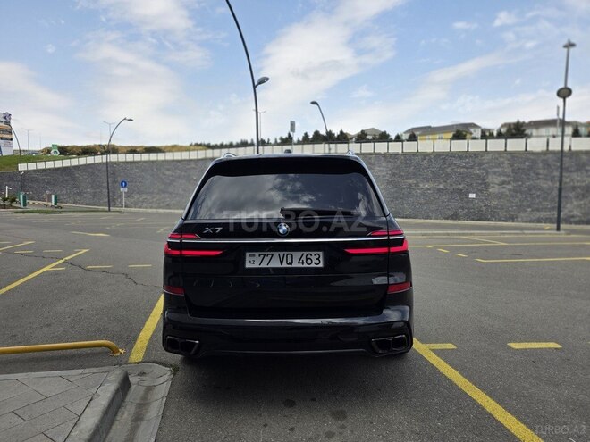 BMW X7-10