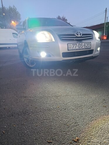 Toyota Avensis-11