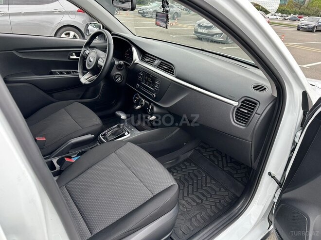 Kia Rio X-Line-3