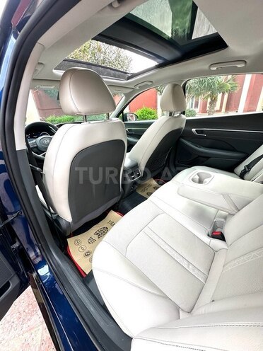 Hyundai Sonata-12