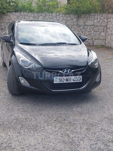 Hyundai Elantra-3