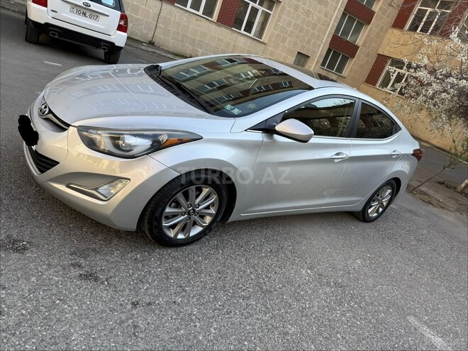 Hyundai Elantra-3