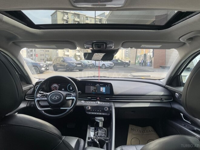 Hyundai Elantra-10