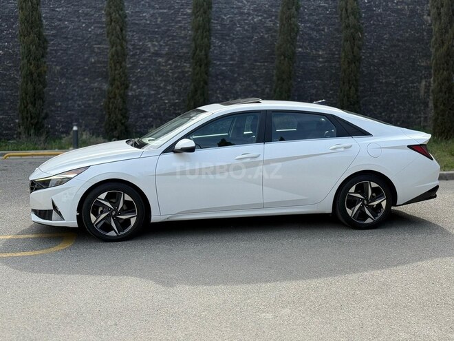 Hyundai Elantra-8