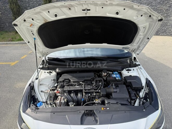 Hyundai Elantra-15