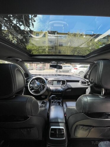 Kia Sorento-11