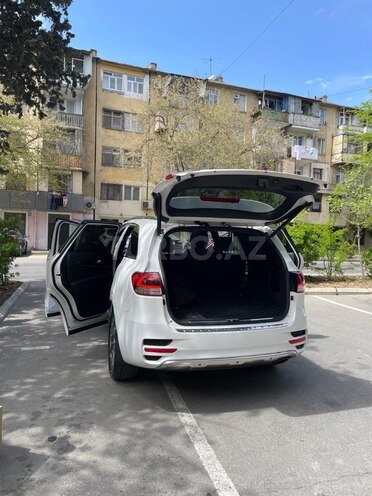 Kia Sorento-12