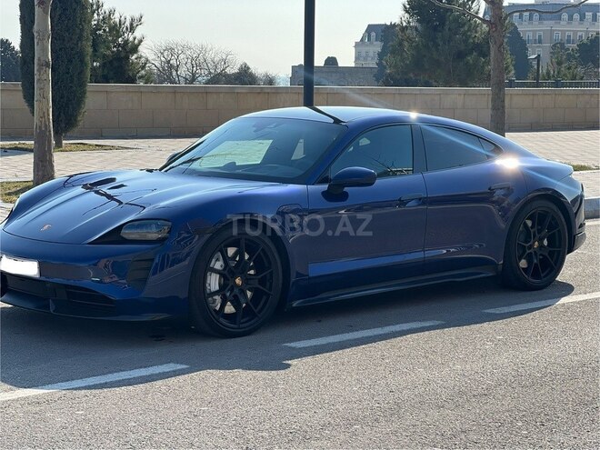 Porsche Taycan GTS-7