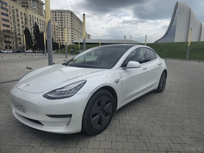 Tesla Model 3-2