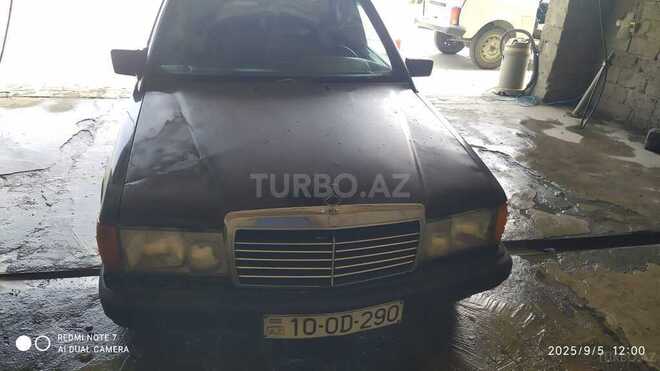 Mercedes 190-1