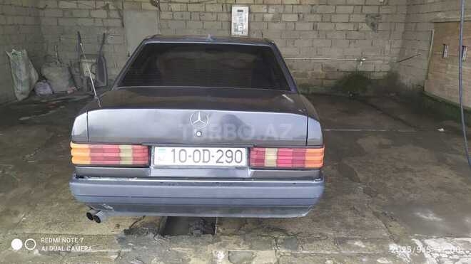 Mercedes 190-2