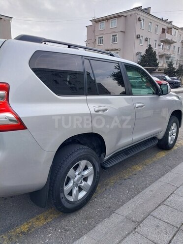 Toyota Land Cruiser Prado-5