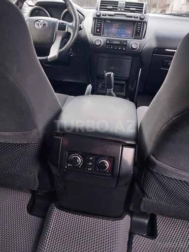 Toyota Land Cruiser Prado-11