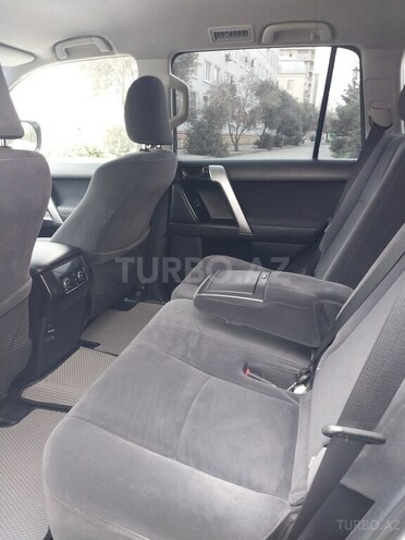 Toyota Land Cruiser Prado-13