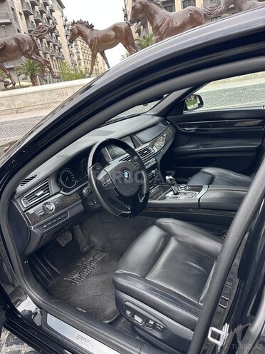BMW 750-12