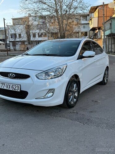 Hyundai Accent-4
