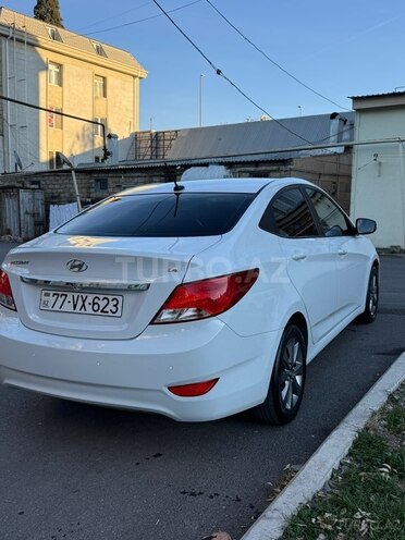 Hyundai Accent-5