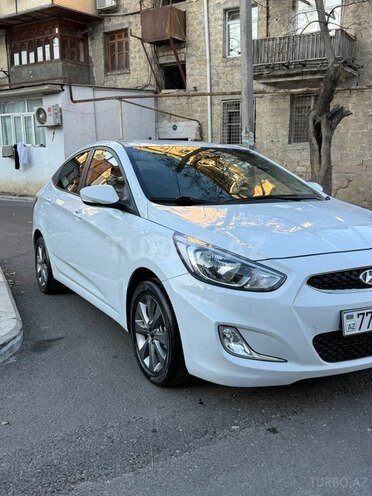 Hyundai Accent-3