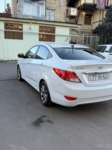 Hyundai Accent-6
