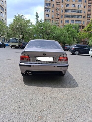BMW 523-2