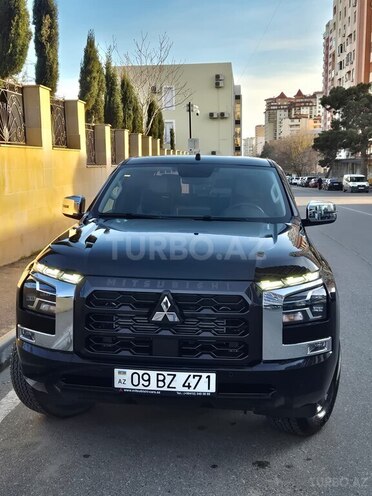 Mitsubishi L200-1