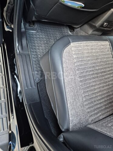 Mitsubishi L200-8