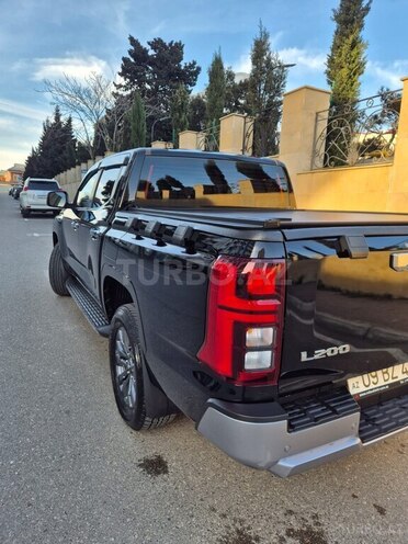 Mitsubishi L200-7