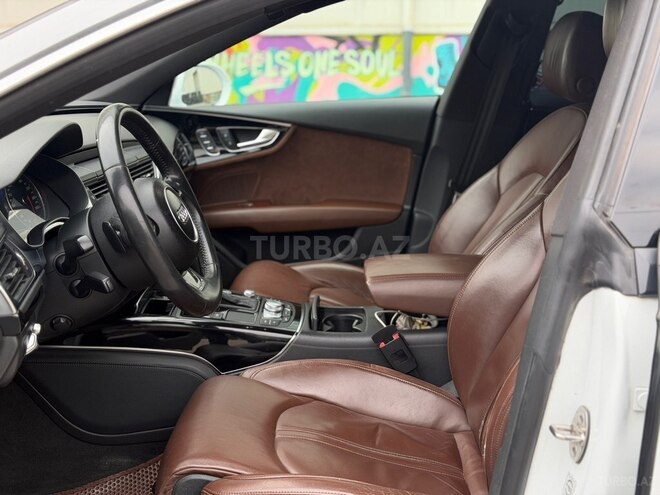 Audi A7-10