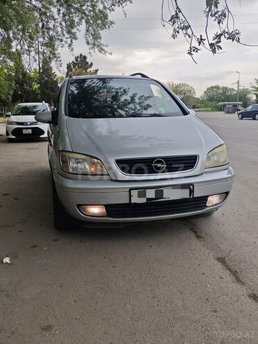 Opel Zafira-2