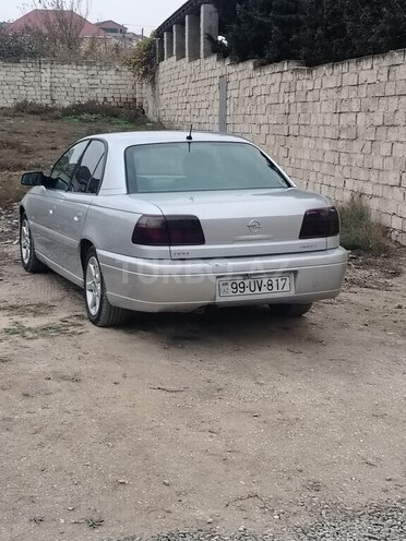 Opel Omega-2