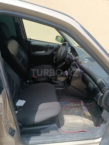 Opel Astra-2