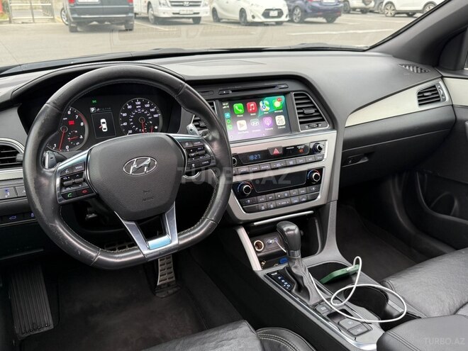 Hyundai Sonata-12