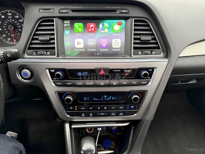 Hyundai Sonata-16
