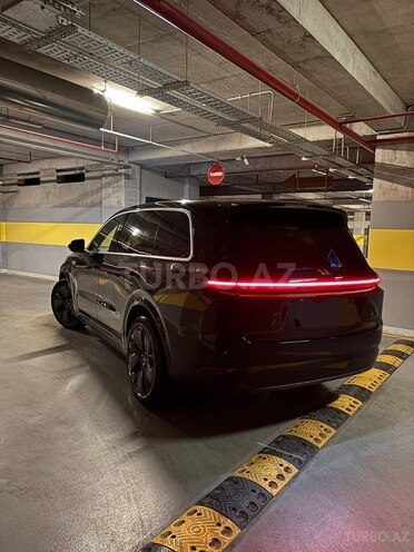Li Auto L9-5