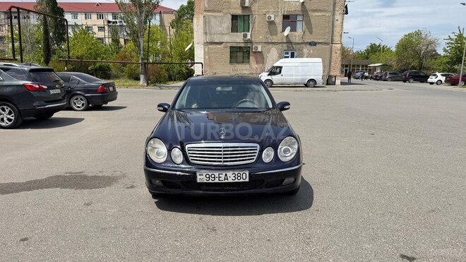 Mercedes E 220-3